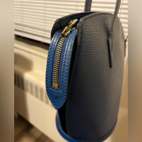 Blue Authentic Louis Vuitton Epi - Picture 4 of 6